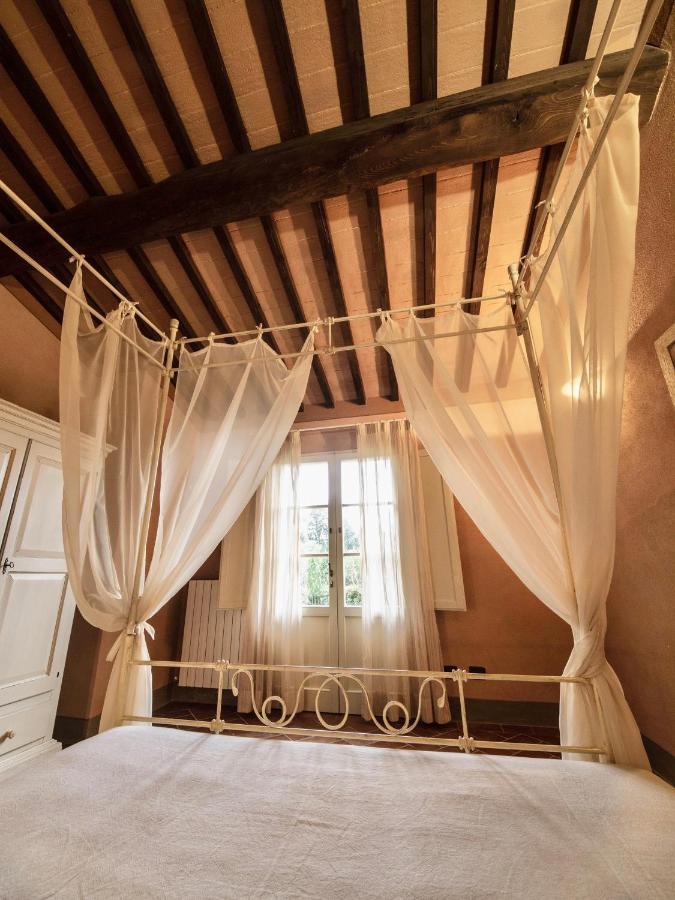 Apartments In Residence With Swimming Pool In Monteverdi Marittimo Luaran gambar