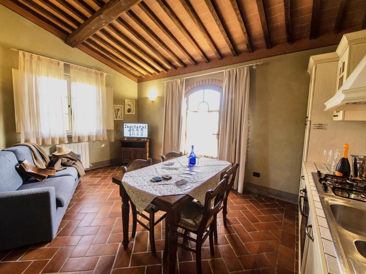Apartments In Residence With Swimming Pool In Monteverdi Marittimo Luaran gambar